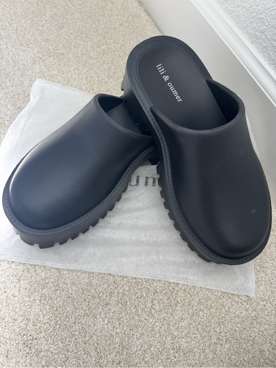 lili & oumer Shoes - Lili & Oumer Black Slip-On Clog NWB